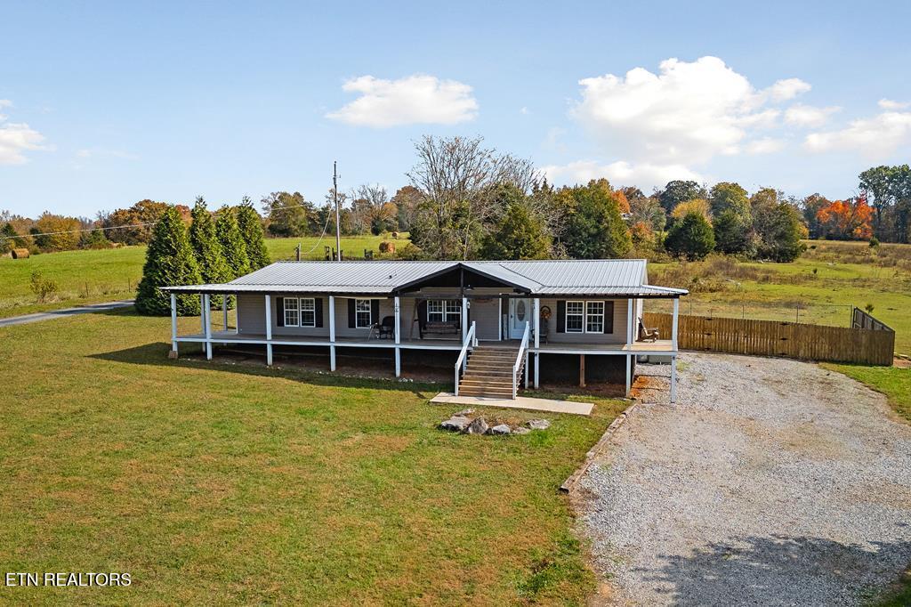 2710 Blue Springs Road Sparta, TN 38583 - Photo 2 of 48 232829_0