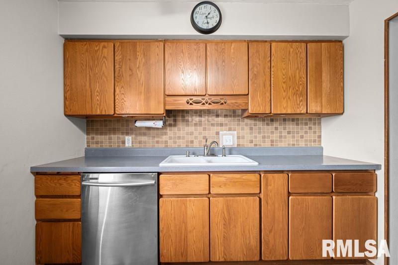 226 3rd Street Colona, IL 61241 - Photo 6 of 29 Gallery Image 6