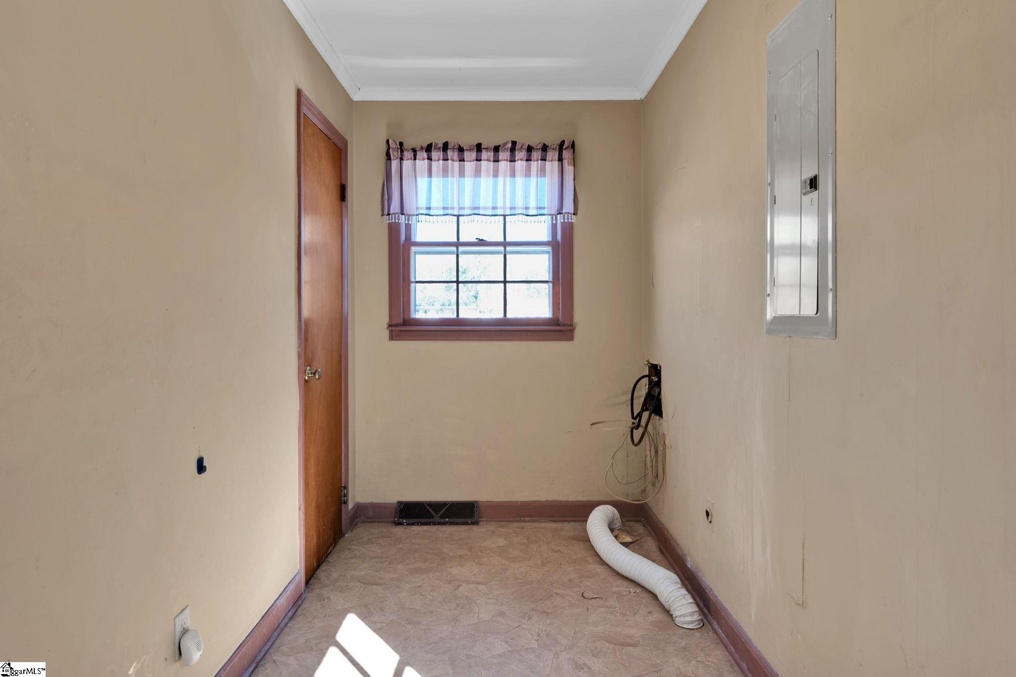 2929 Highway 252 Laurens, SC 29360 - Photo 13 of 22