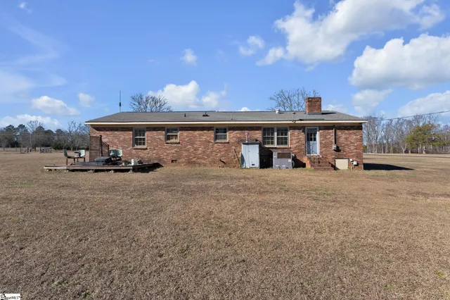 $360,000 | 2929 Highway 252, Laurens, SC 29360