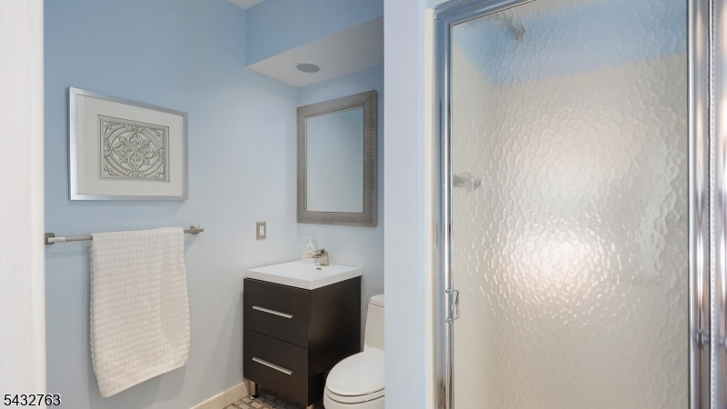 17 Nottingham Way Warren, NJ 07059 - Photo 37 of 48