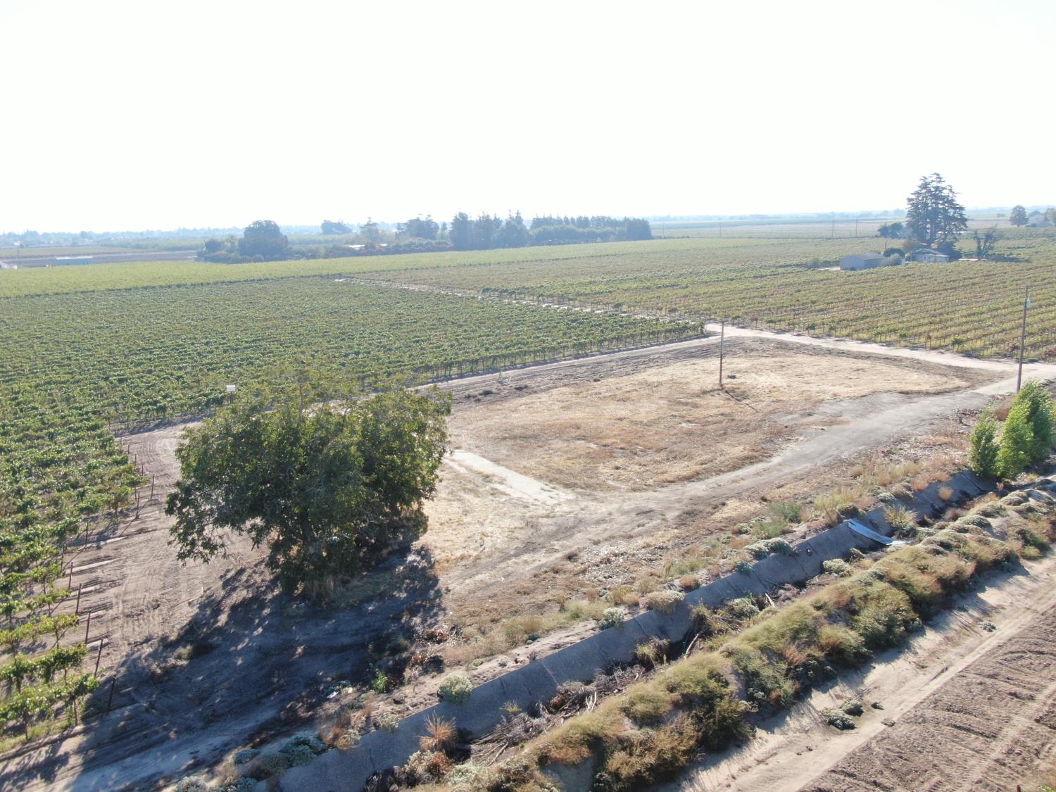 931 West Sargent Road Lodi, CA 95242 - Photo 4 of 8