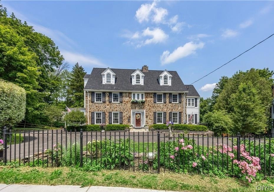 68 Paris Road New Hartford, NY 13413 - Photo 1 of 50