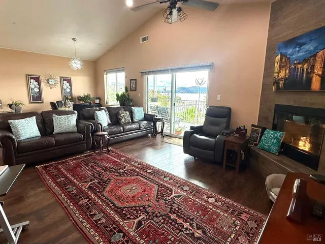 $525,000 | 11921 Lakeshore Drive, Clearlake, CA 95422