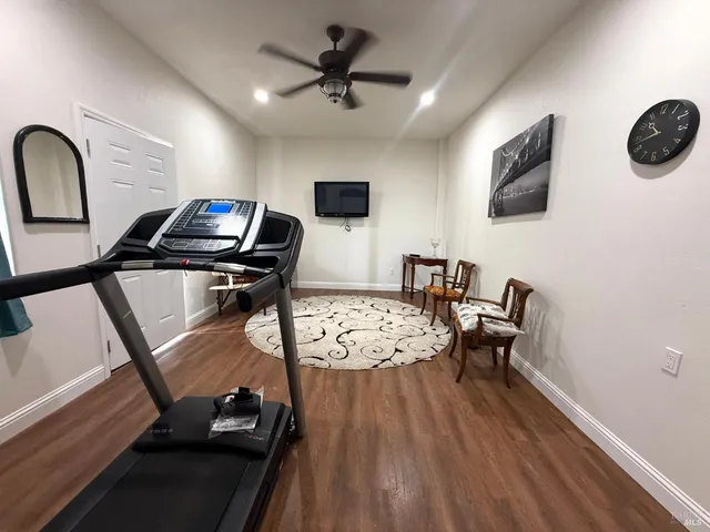 $525,000 | 11921 Lakeshore Drive, Clearlake, CA 95422