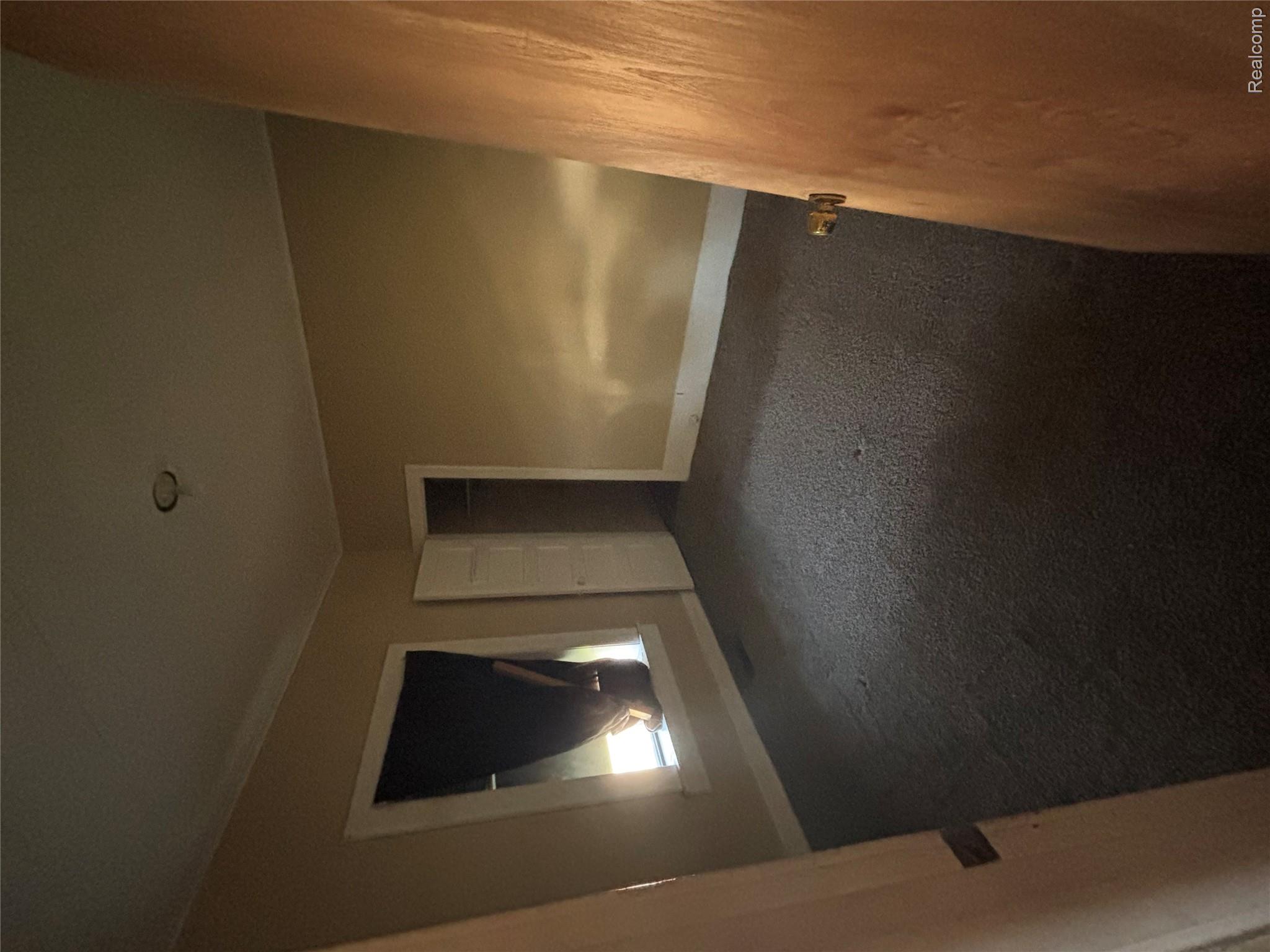 1122 Simcoe Avenue Flint, MI 48507 - Photo 16 of 21 IMG_1179.jpeg