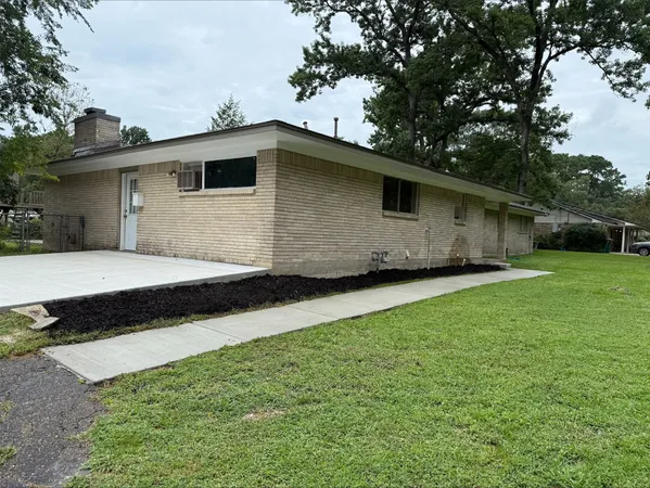 $310,000 | 101 Summit Drive, Conroe, TX 77303