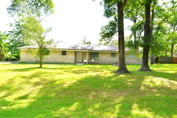 $310,000 | 101 Summit Drive, Conroe, TX 77303