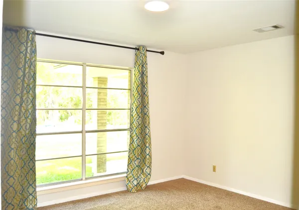 $310,000 | 101 Summit Drive, Conroe, TX 77303