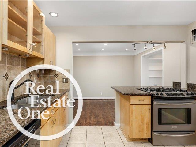 1200 Roslyn Road Grosse Pointe, MI 48236 - Photo 14 of 31 50139075-14569CBC-8030-4DC0-A34C-8F4278A37AB4.JPG