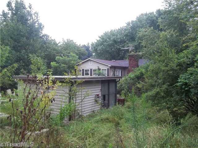 137 Maxfield Road Greensboro, NC 27405 - Photo 2 of 6 Exterior Back.