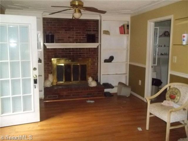 137 Maxfield Road Greensboro, NC 27405 - Photo 5 of 6 Living Room.