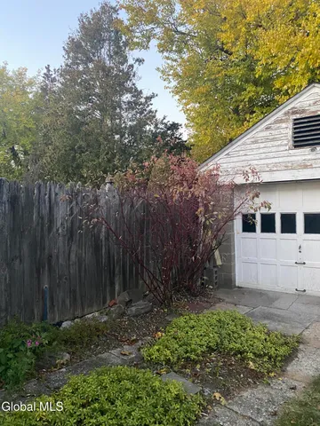 $250,000 | 61 Lincoln Avenue, Albany, NY 12206