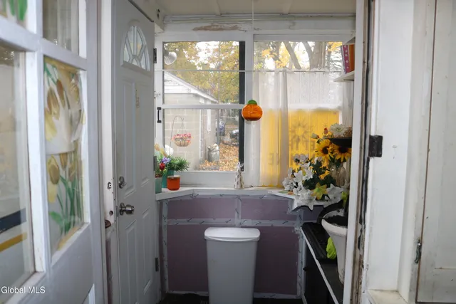 $250,000 | 61 Lincoln Avenue, Albany, NY 12206