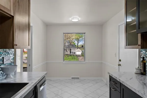 $329,900 | 8125 Summit Street, Kansas City, MO 64114