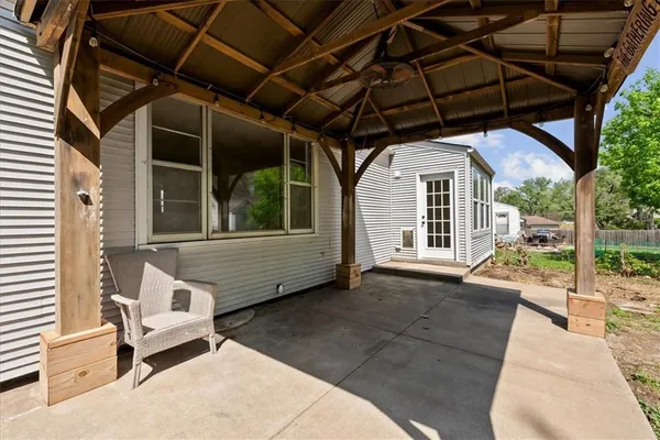 $329,900 | 8125 Summit Street, Kansas City, MO 64114