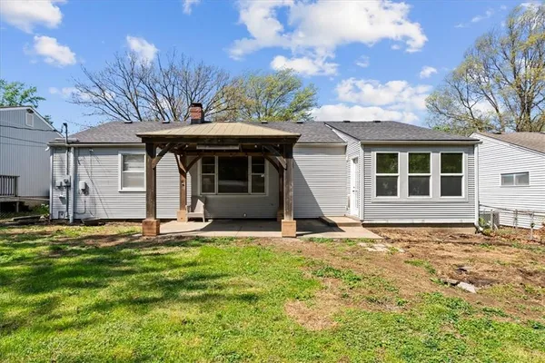 $329,900 | 8125 Summit Street, Kansas City, MO 64114