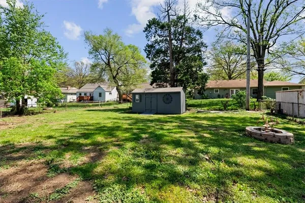 $329,900 | 8125 Summit Street, Kansas City, MO 64114