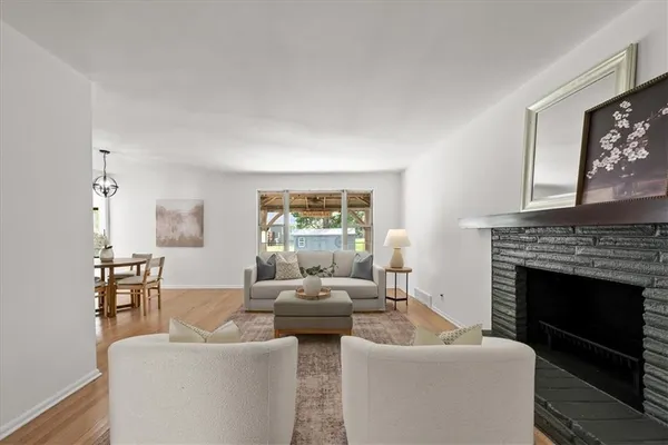 $329,900 | 8125 Summit Street, Kansas City, MO 64114