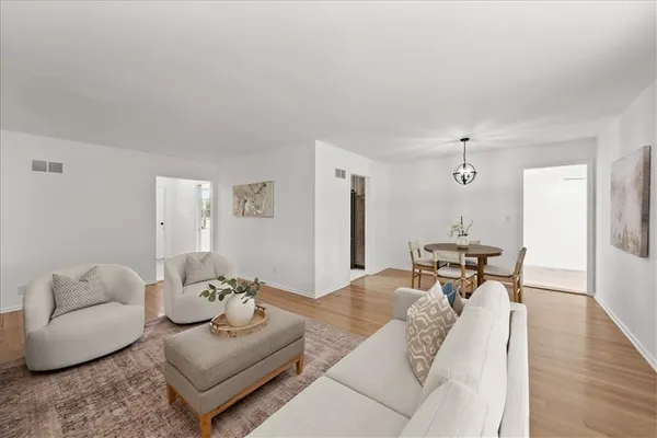 $329,900 | 8125 Summit Street, Kansas City, MO 64114