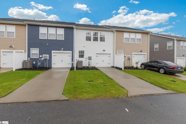 $218,000 | 275 Dalmatian Drive, Spartanburg, SC 29307