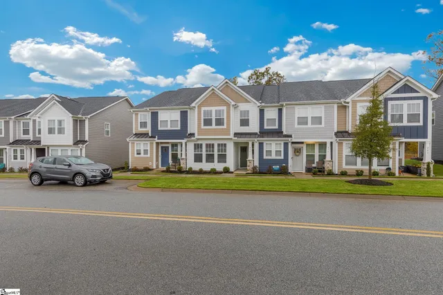 $218,000 | 275 Dalmatian Drive, Spartanburg, SC 29307