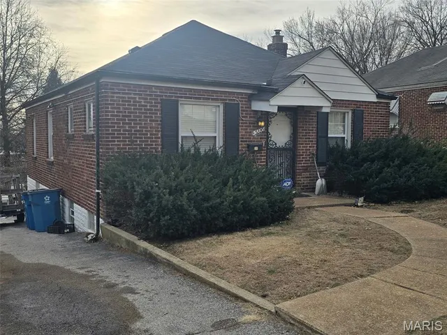 $69,900 | 5220 Fletcher Street, Jennings, MO 63136