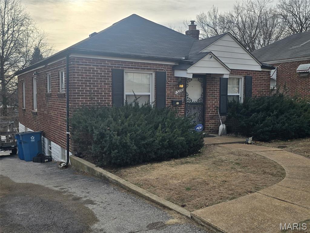 5220 Fletcher Street Jennings, MO 63136 - Photo 2 of 10