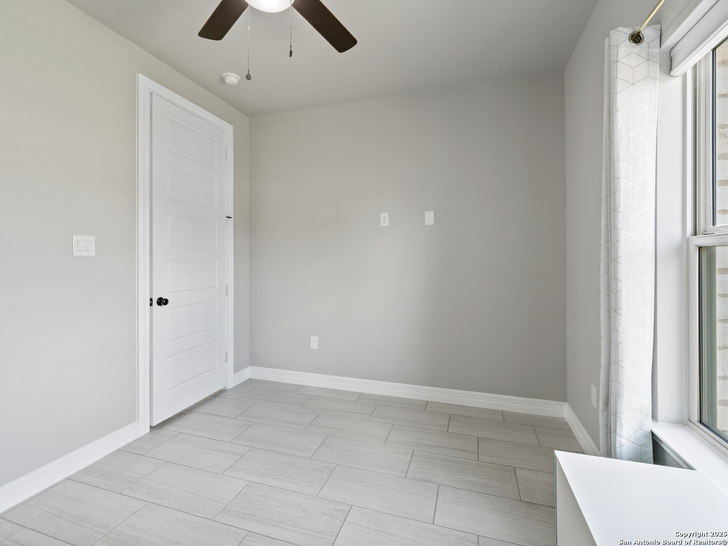 132 West Medium Meadow Drive Lytle, TX 78052 - Photo 15 of 46 a view of an empty room