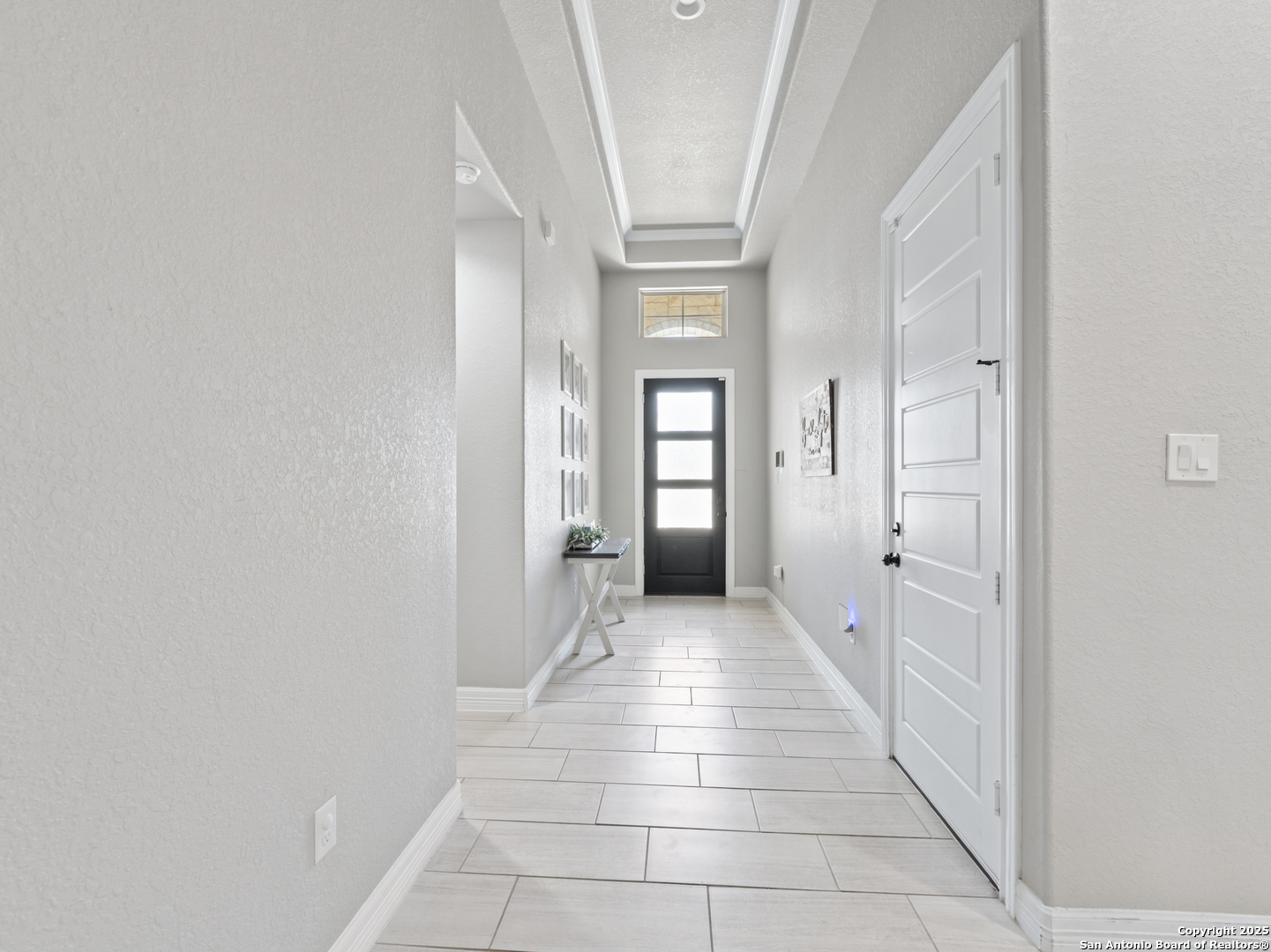 132 West Medium Meadow Drive Lytle, TX 78052 - Photo 7 of 46