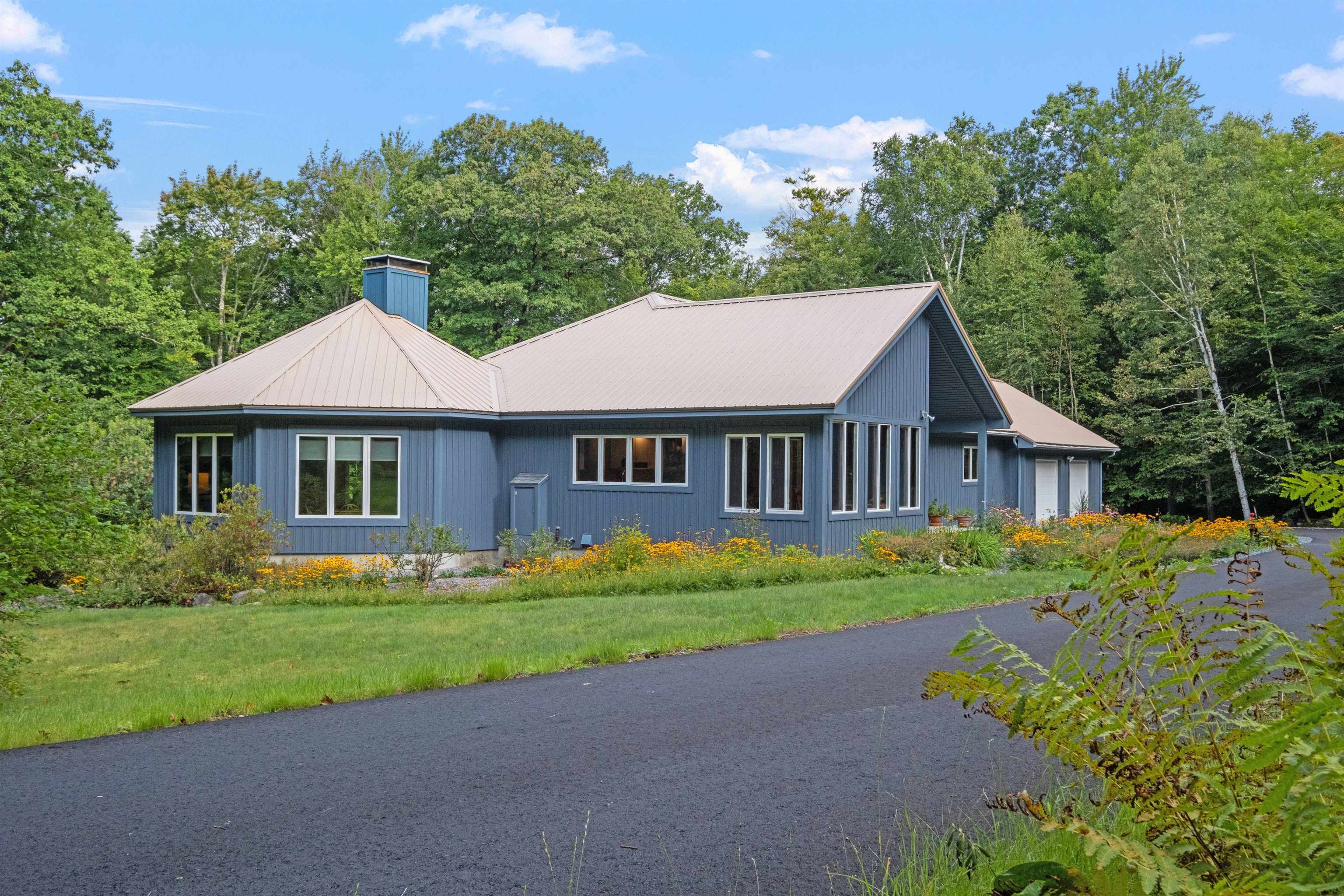 27 Bowles Road Newbury, NH 03255 - Photo 1 of 42 Gallery Image 1