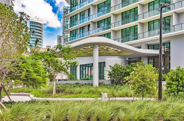 $3,390 | 501 Northeast 31st Street, Unit 404, Miami, FL 33137