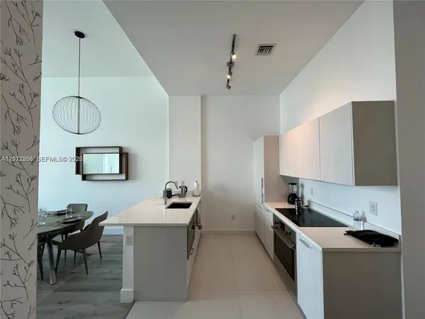 $3,390 | 501 Northeast 31st Street, Unit 404, Miami, FL 33137