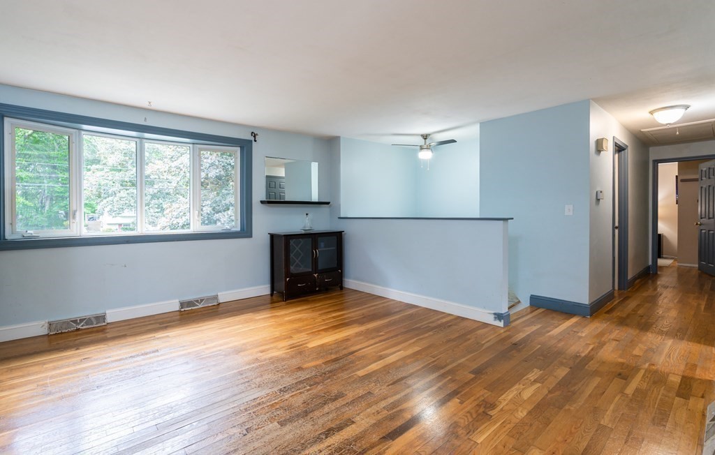 22 Meadowview Road Georgetown, MA 01833 - Photo 3 of 36 Gallery Image 3