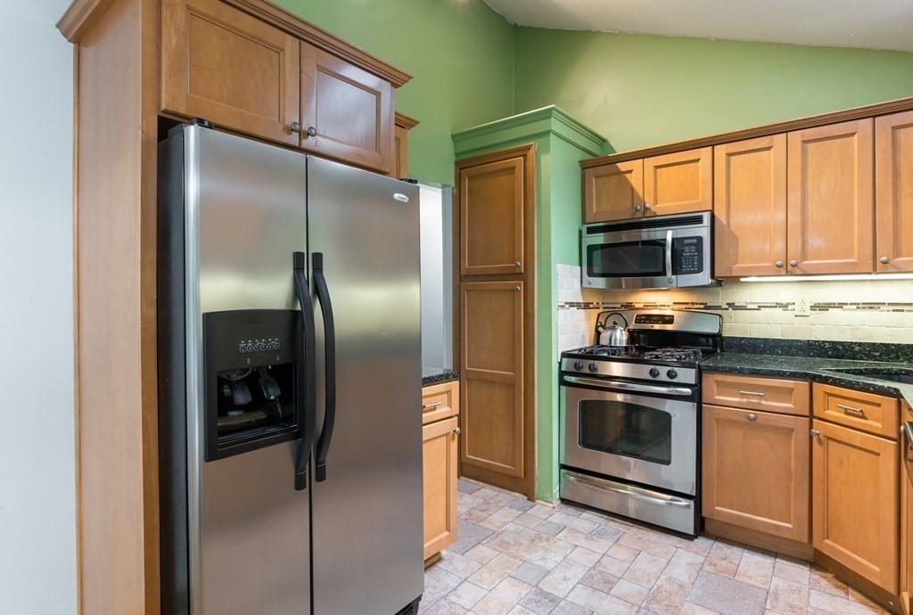 22 Meadowview Road Georgetown, MA 01833 - Photo 5 of 36 Gallery Image 5
