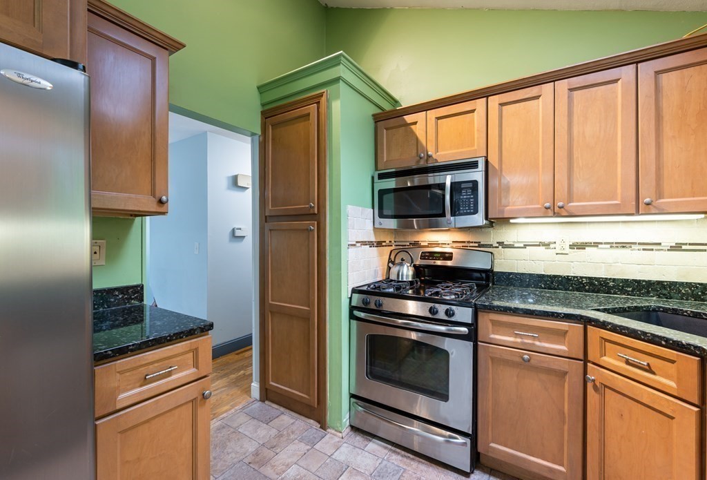 22 Meadowview Road Georgetown, MA 01833 - Photo 6 of 36 Gallery Image 6