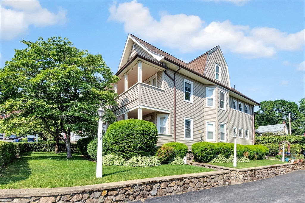19 Fessenden Road, Unit 1 Arlington, MA 02476 - Photo 4 of 37 Gallery Image 4