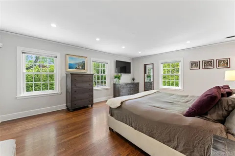 $2,695,000 | 5 Harcourt Road, Scarsdale, NY 10583