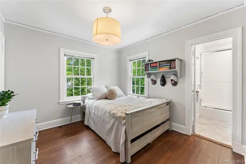 $2,695,000 | 5 Harcourt Road, Scarsdale, NY 10583