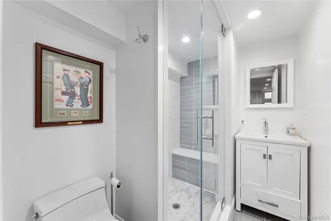 $2,695,000 | 5 Harcourt Road, Scarsdale, NY 10583