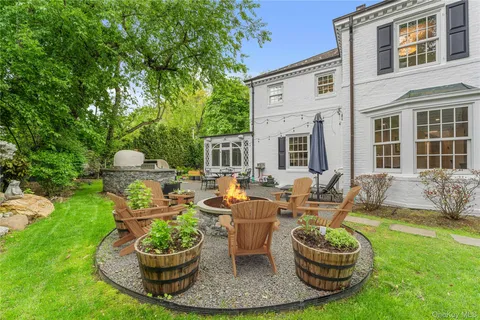$2,695,000 | 5 Harcourt Road, Scarsdale, NY 10583
