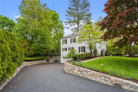 $2,695,000 | 5 Harcourt Road, Scarsdale, NY 10583