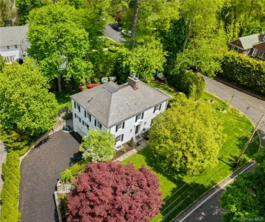 $2,695,000 | 5 Harcourt Road, Scarsdale, NY 10583