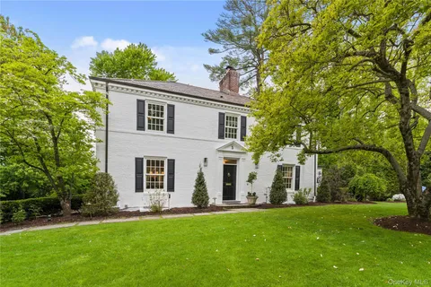 $2,695,000 | 5 Harcourt Road, Scarsdale, NY 10583