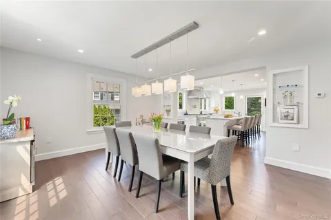 $2,695,000 | 5 Harcourt Road, Scarsdale, NY 10583
