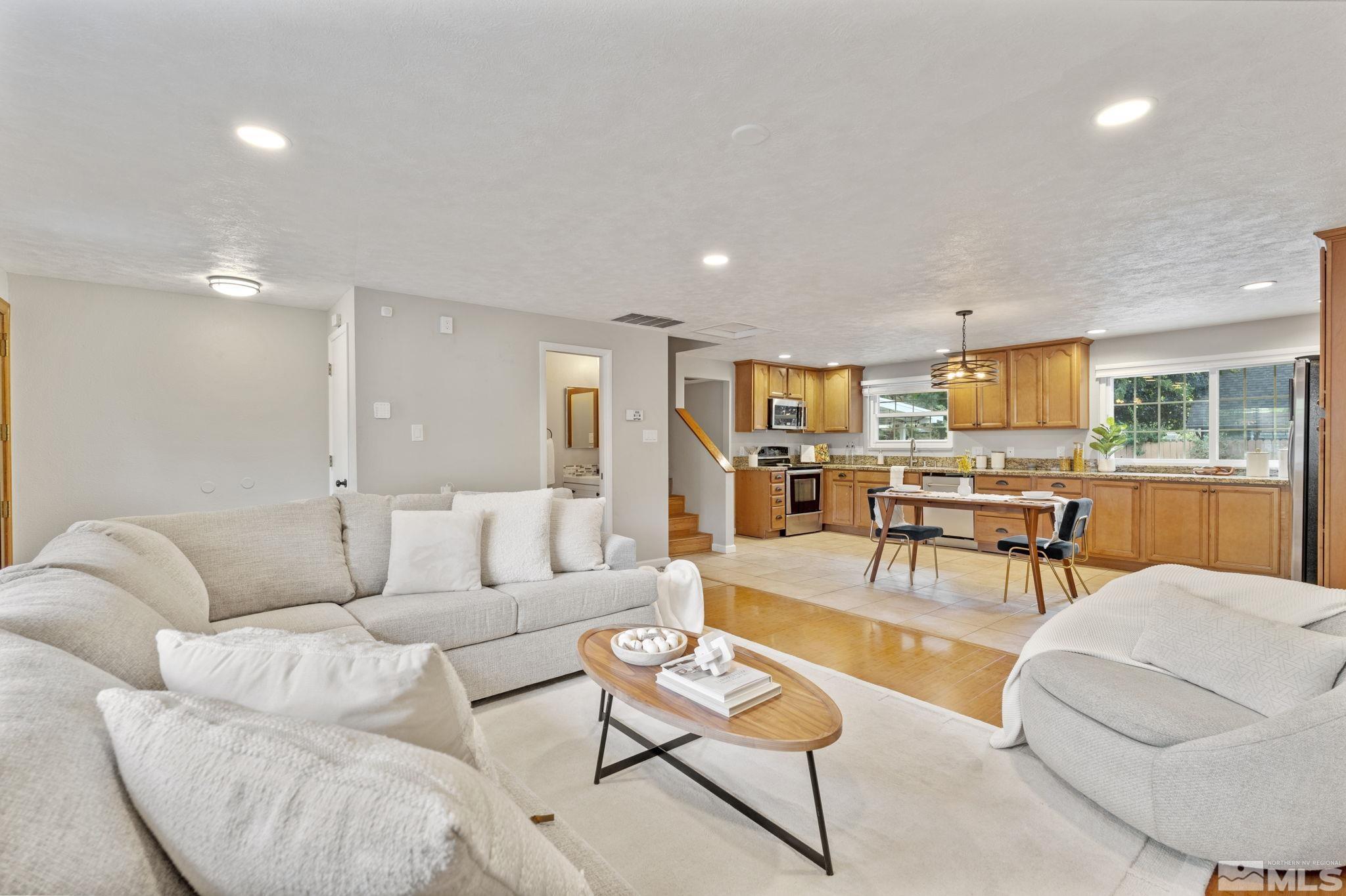 7325 Gemstone Drive Reno, NV 89511 - Photo 5 of 34 Photo 5