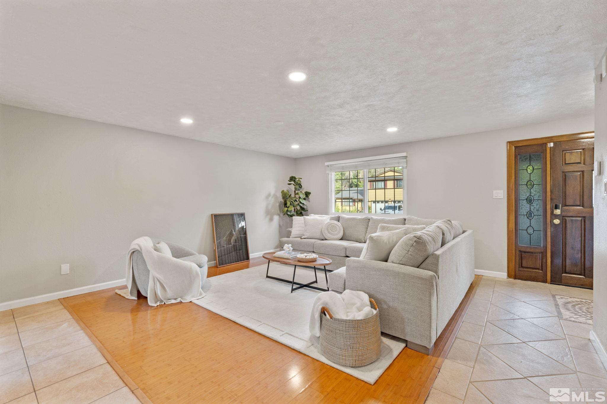 7325 Gemstone Drive Reno, NV 89511 - Photo 6 of 34 Photo 6