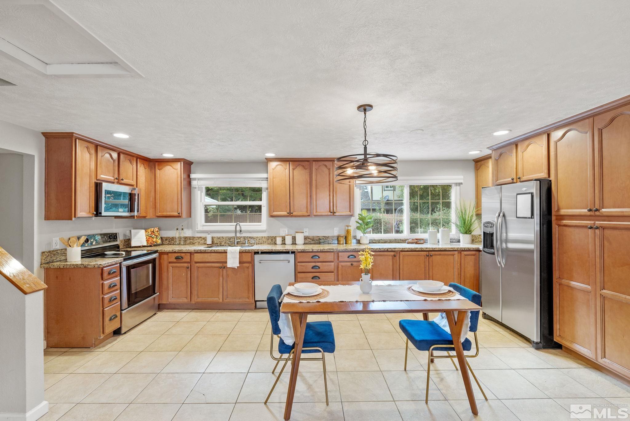 7325 Gemstone Drive Reno, NV 89511 - Photo 9 of 34 Photo 9