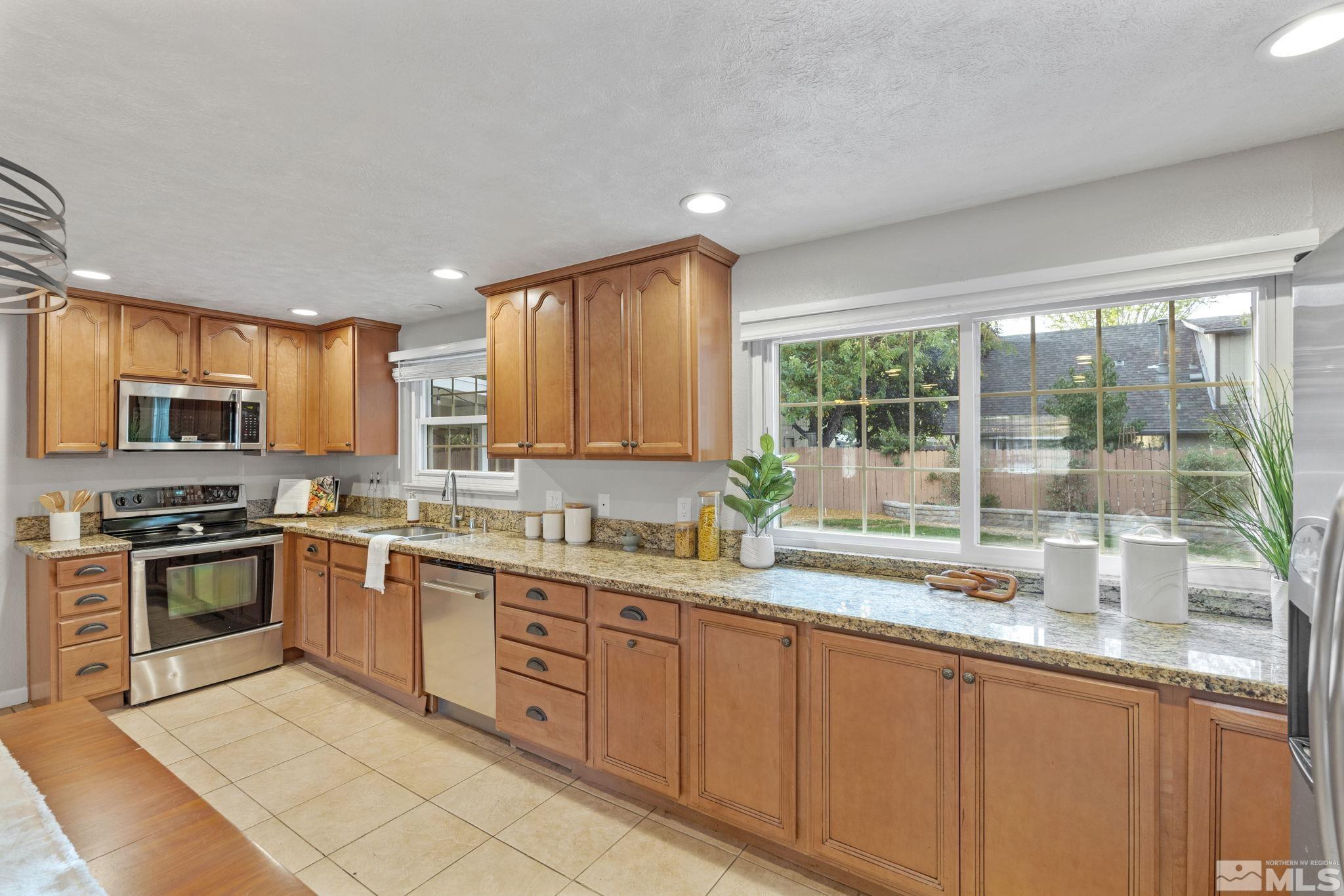 7325 Gemstone Drive Reno, NV 89511 - Photo 10 of 34 Photo 10