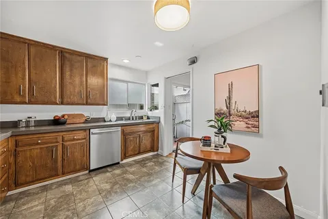 $449,000 | 1604 2nd Street, Unit 1F, Long Beach, CA 90802